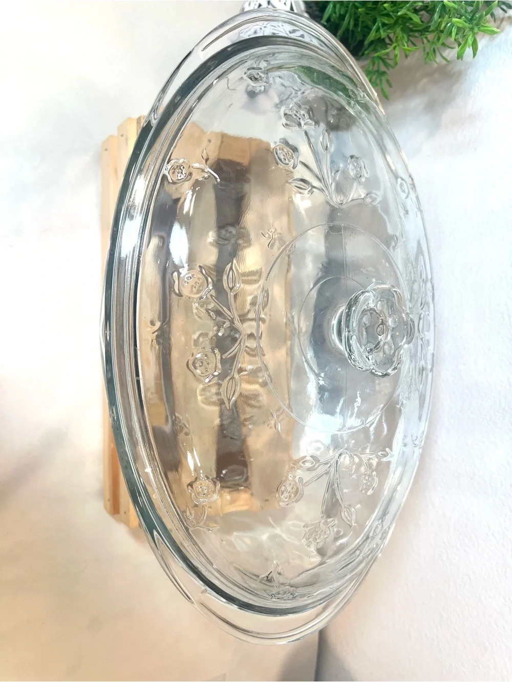 Anchor Hocking “Savannah” Clear Glass Lidded 2-Qt Casserole Dish | Embossed